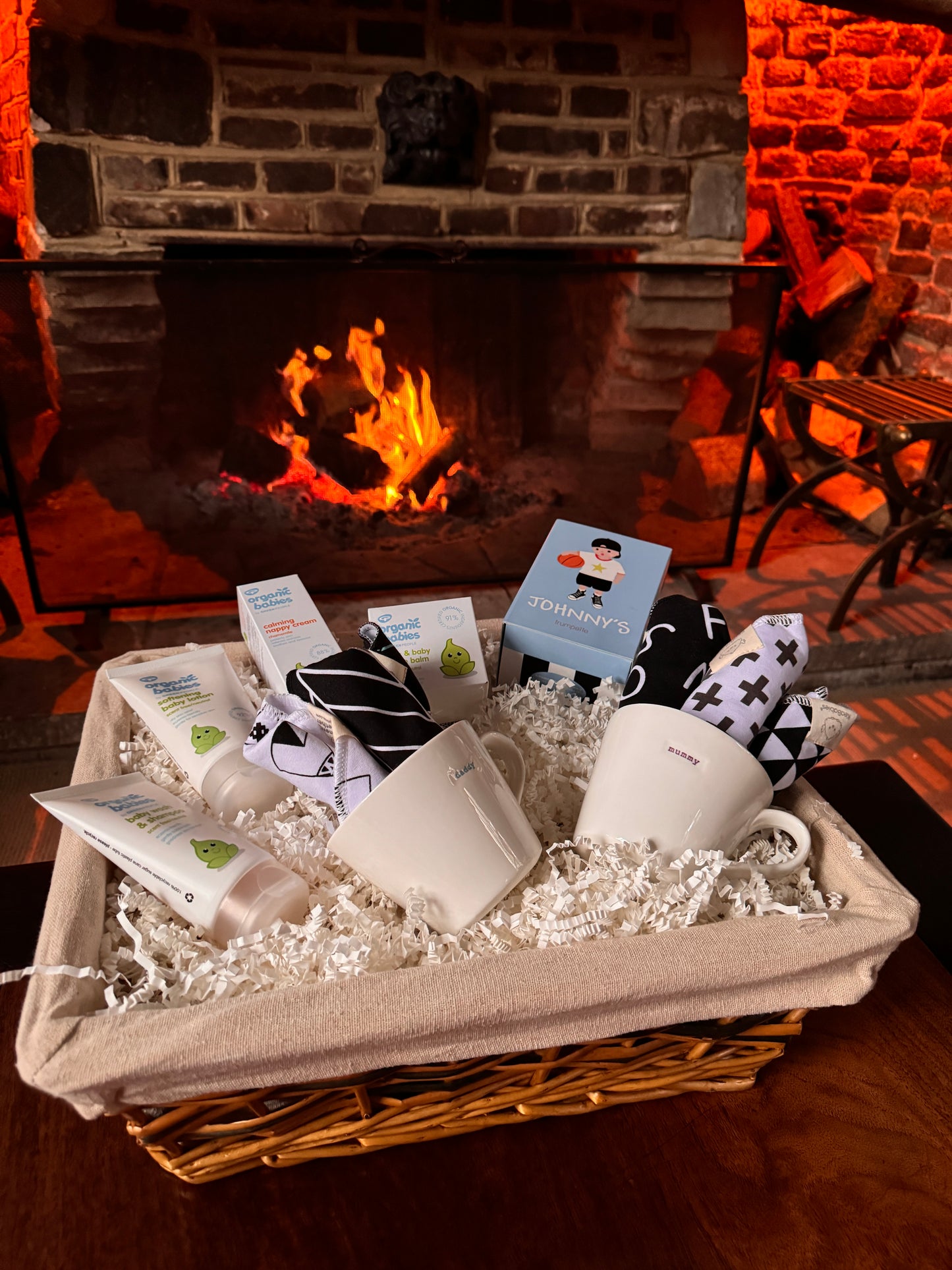 Medium Welcome To The World Baby Neutral Hamper