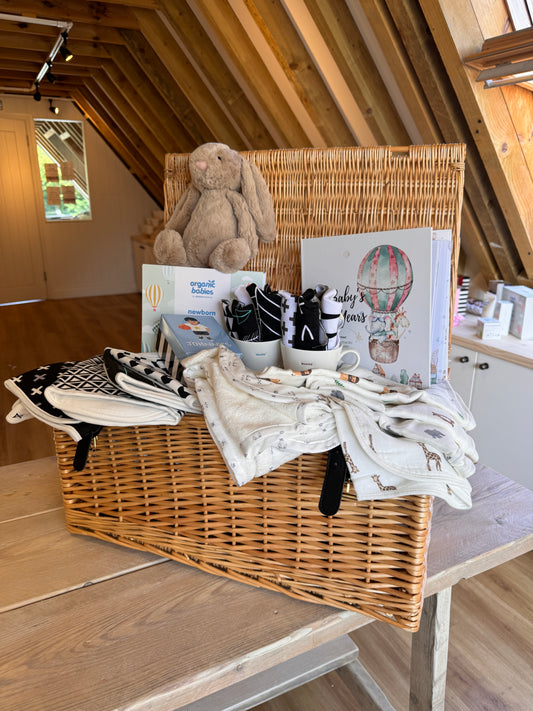 Large Welcome To The World Baby Neutral Hamper