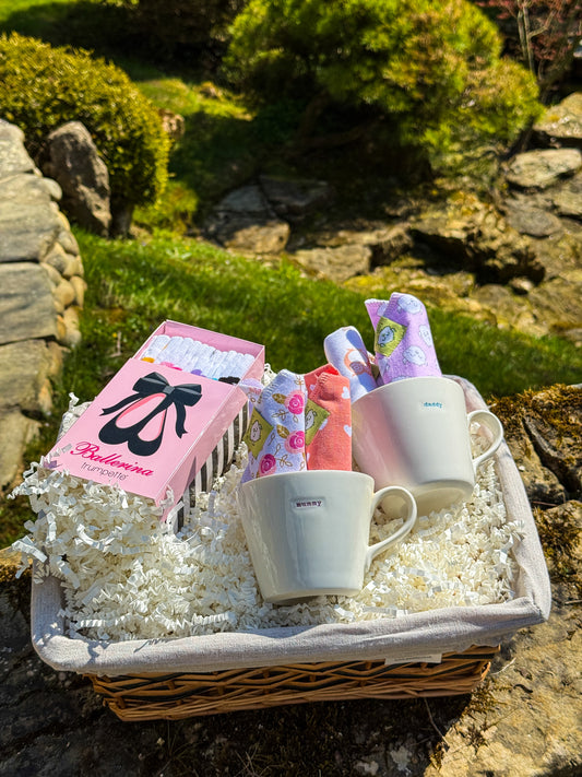 Small Welcome To The World Baby Girl Hamper